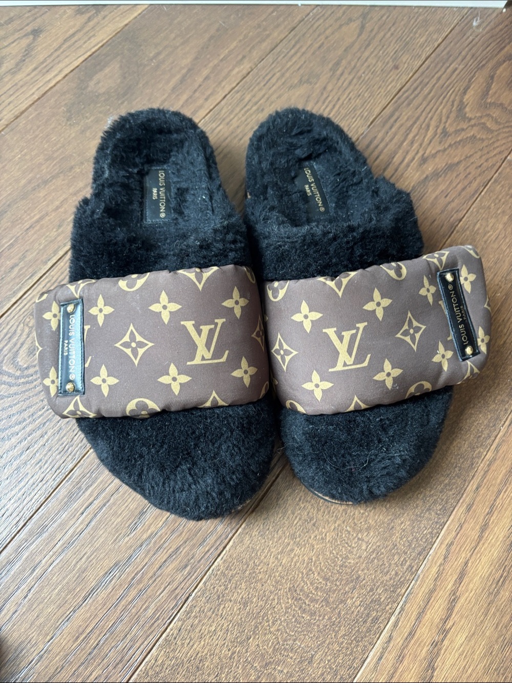 Louis Vuitton Pool Pillow Comfort Mule